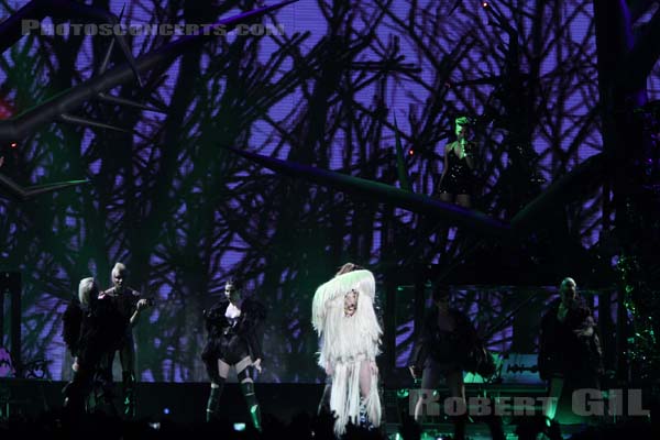 LADY GAGA - 2010-05-21 - PARIS - Bercy - 